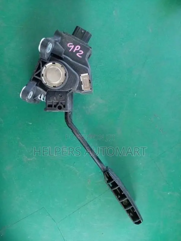 Honda fit Shuttle Gp2 Accelerator pedal
