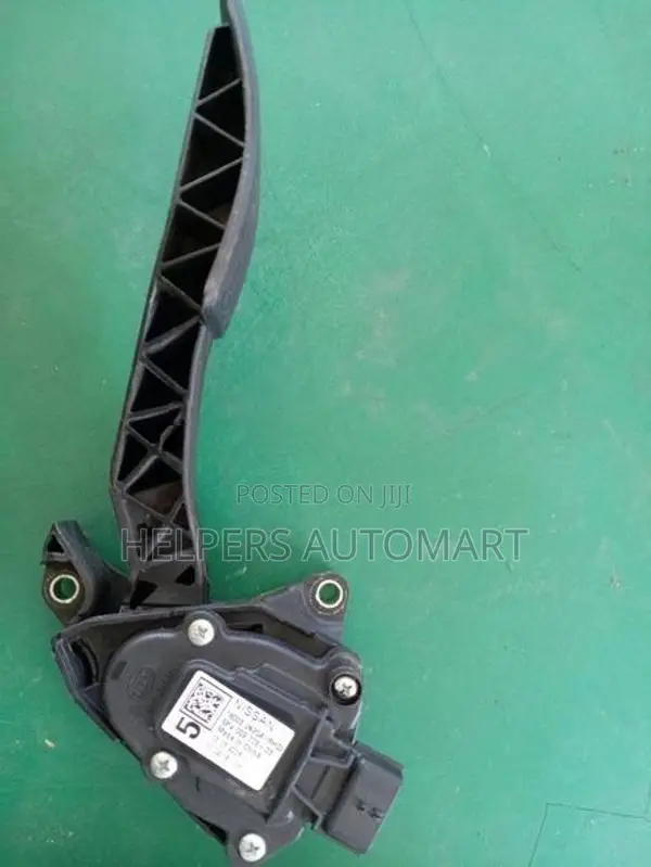 Nissan teana J32 Accelerator pedal