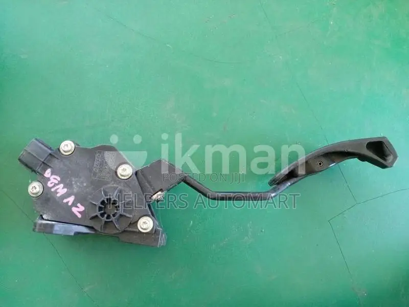 Toyota prius W30 Accelerator pedal