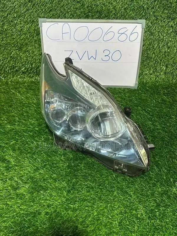 Toyota Prius (ZVW30/ 2010/2011) Head Lamp