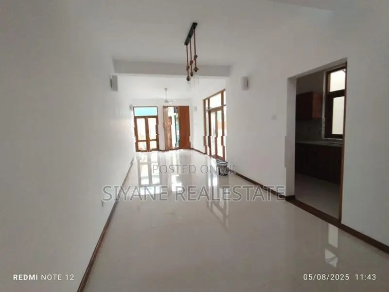 Luxury House for Sale in Thalawathugoda