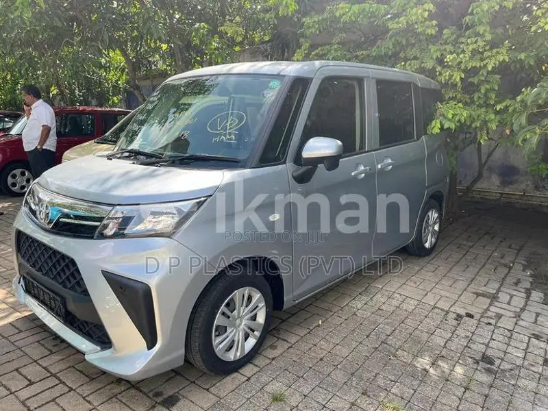 Toyota Roomy X 2023