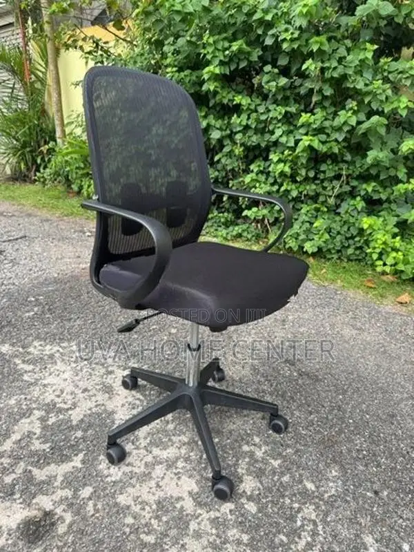 Stylish Mid Back Office Chair 826