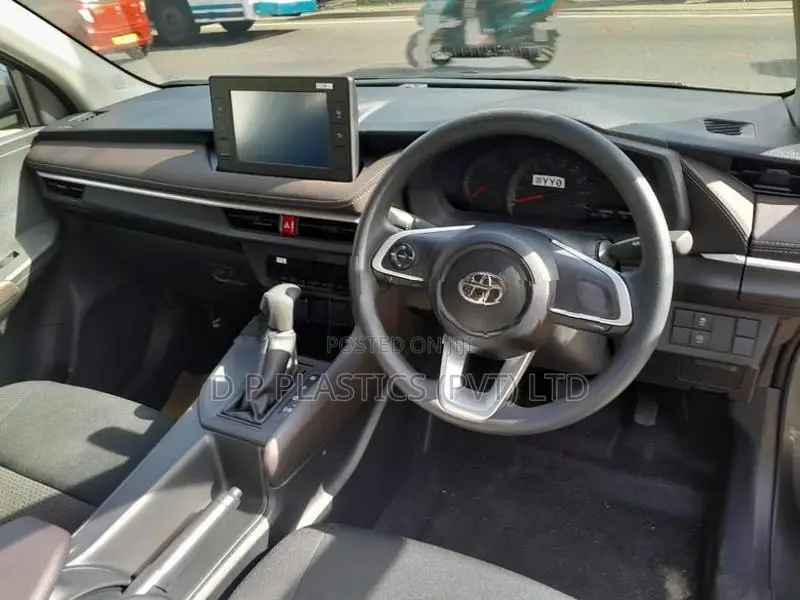 Toyota Yaris Ativ Bodykit Version 2025
