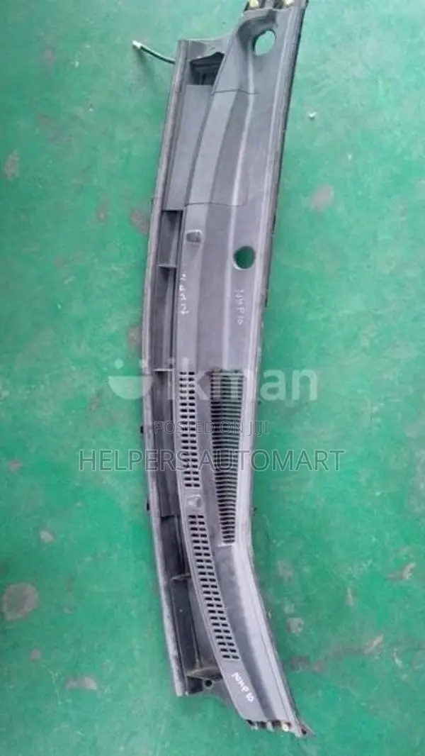 Toyota Aqua Nhp10 Wiper Panel