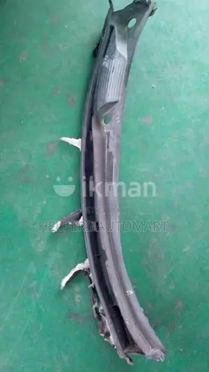 Nissan Teana J32 Wiper Panel