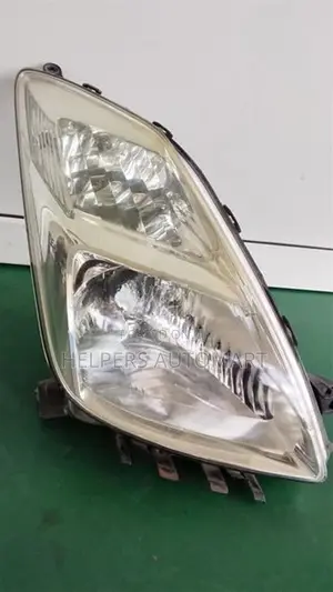 toyota prius w20 head light (xenon)