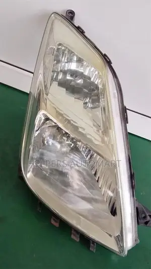 toyota prius w20 head light (xenon)