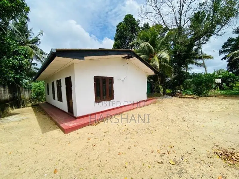 48P with 2 Houses & 50P Paddy Land Close to Tech City, Homagama