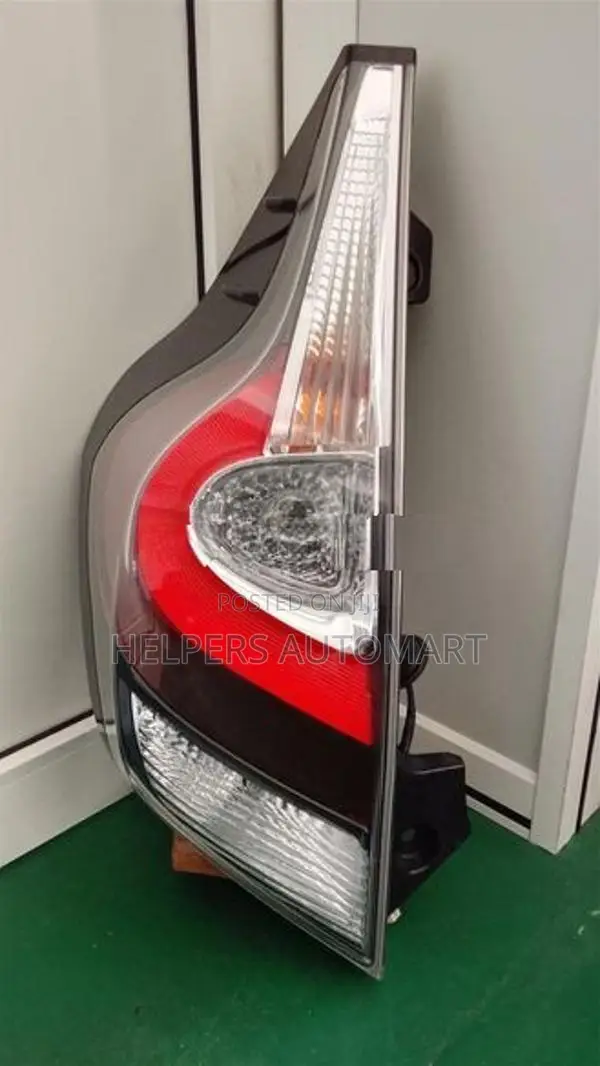 Aqua NHP10 tail light