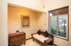 Three Storied Modern House for Sale in Malalasekara Pedesa Colombo 07