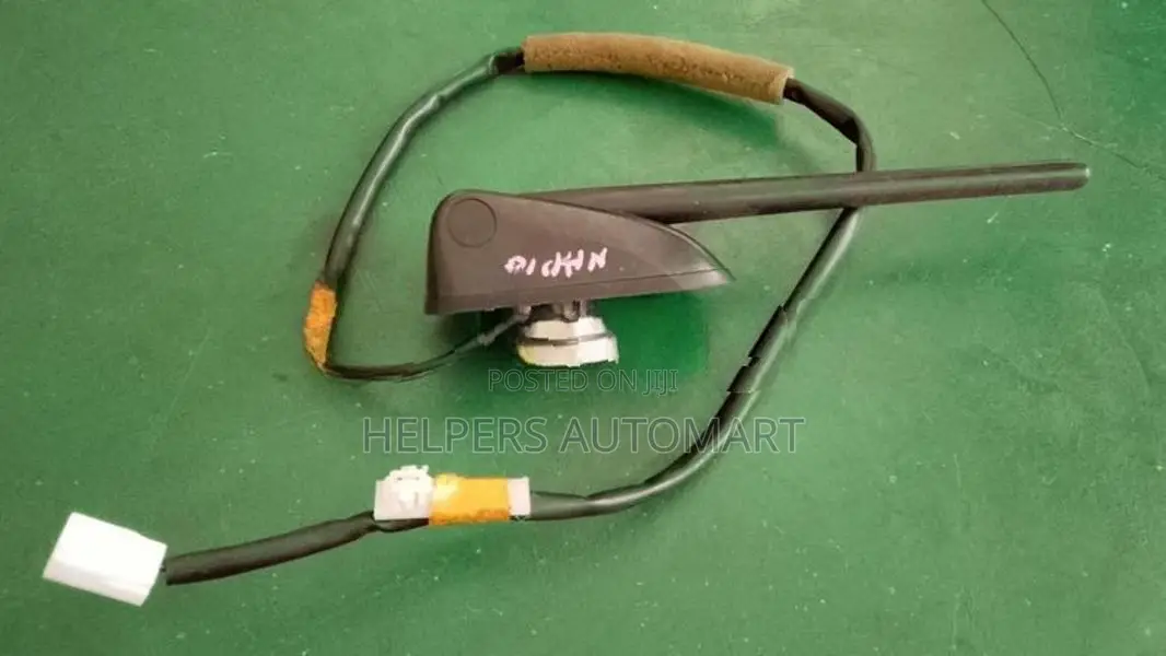 toyota Aqua NHP10 Antenna