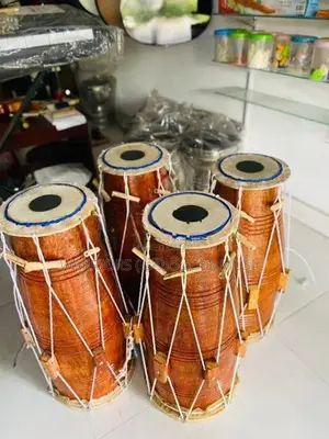 Dolki ( ඩොල්කී )