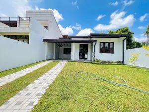 Beautiful Brand New House Sale Athurugiriya