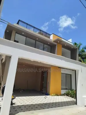 Brand New solid Modern super luxury House-piliyandala