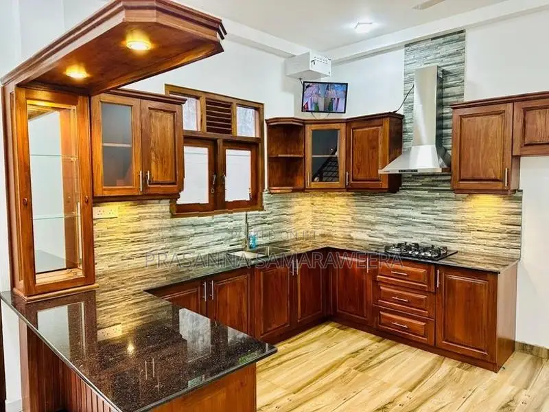 Brand New solid super luxury House-piliyandala