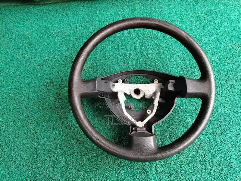 Toyota Passo KGC10 Steering wheel