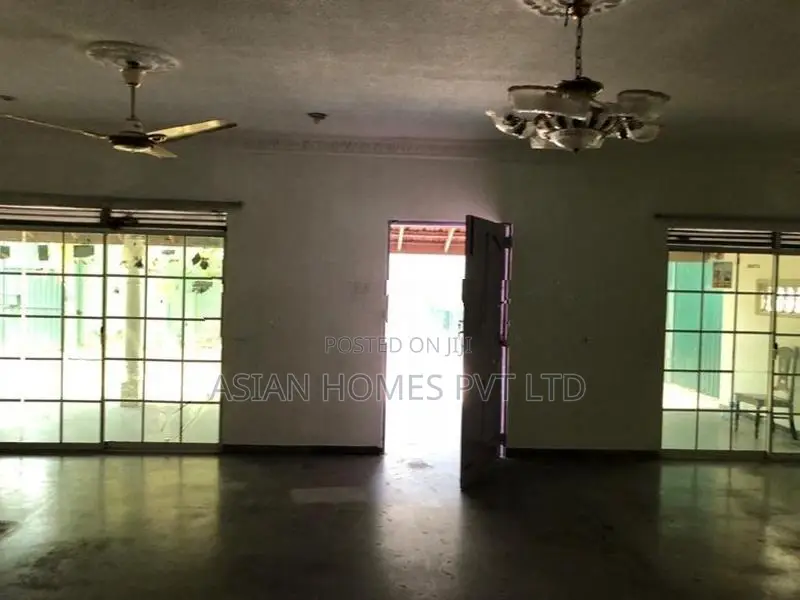 21 P OLD HOUSE FOR SALE LAND VALUE IN WELLWATTE