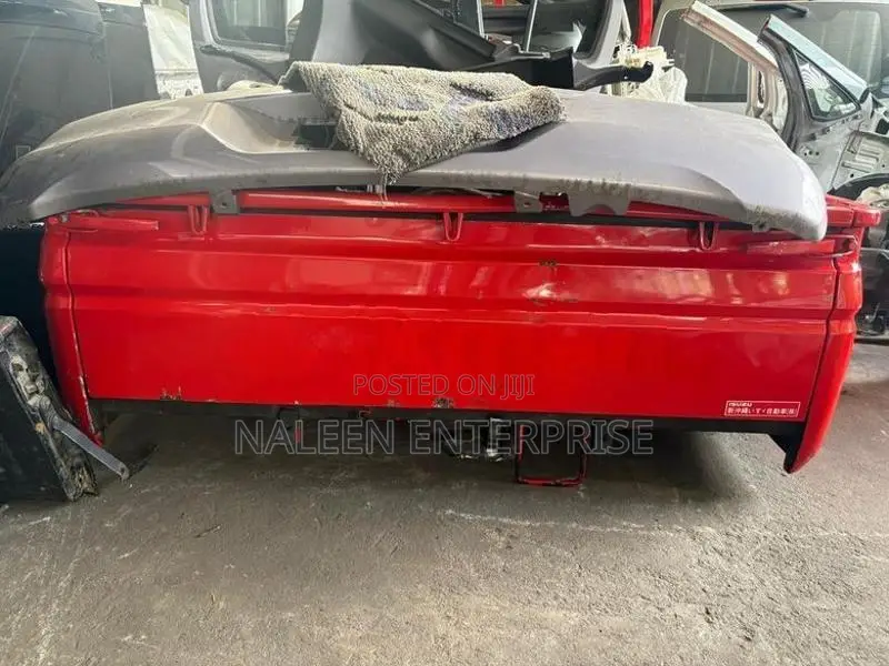Isuzu Crew Cab Truck Bed