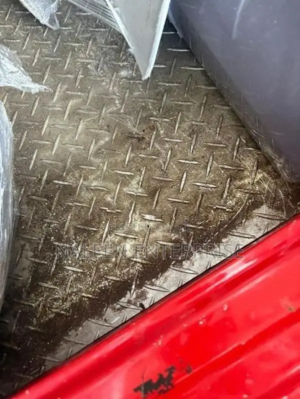 Isuzu Crew Cab Truck Bed