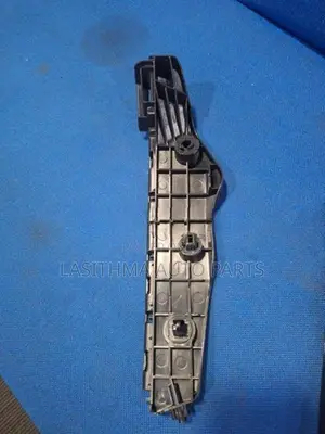 Prado 150 Bumper Retainer