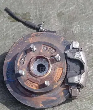 Suzuki Spacia MK53 Front Hub RH