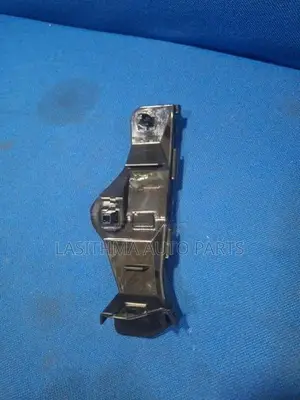 Ist Front Bumper Retainer