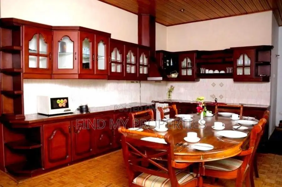 Bungalow For Sale in Nuwara Eliya
