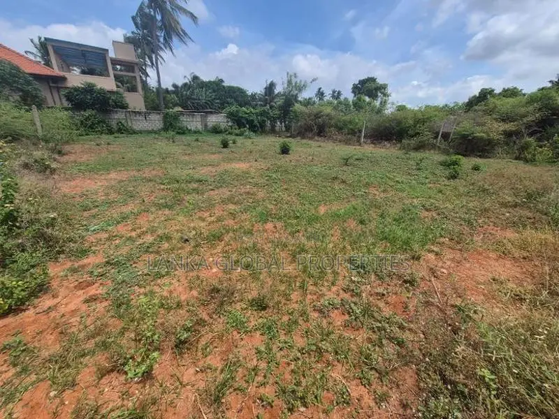Land for Sale in Kondavil East,