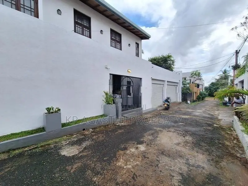 Luxury House for Sale in Boralesgamuwa