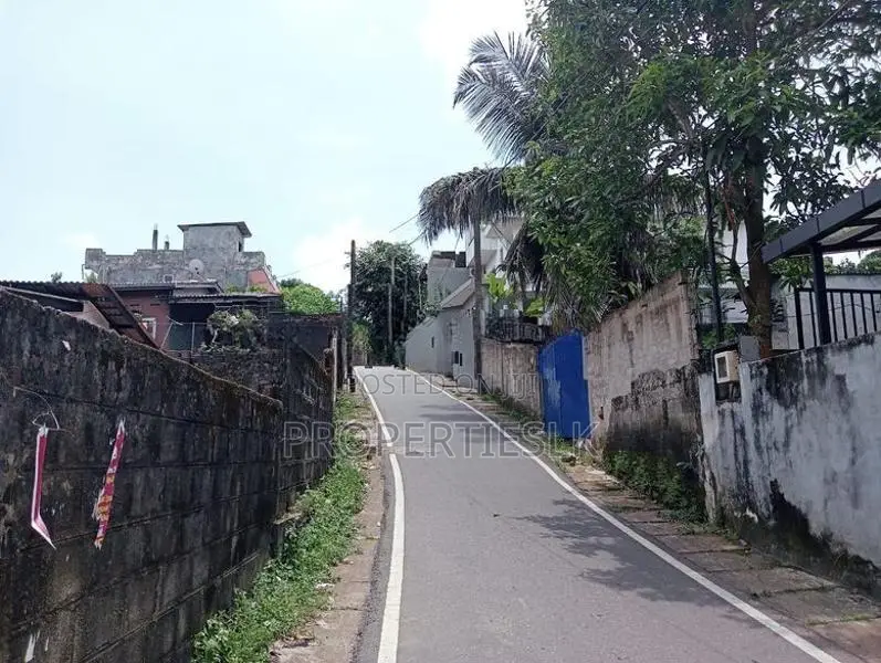 Nugegoda 7.6 Perches Land for Sale ,