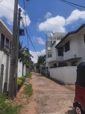 Land For Sale In Boralesgamuwa Pirivena junction