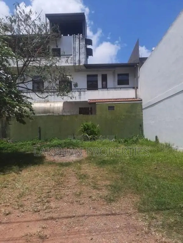 Land For Sale In Boralesgamuwa Pirivena junction