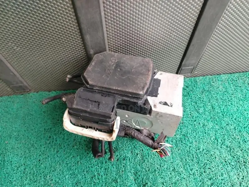 Toyota Lexus Ls430 ABS Pump Unit