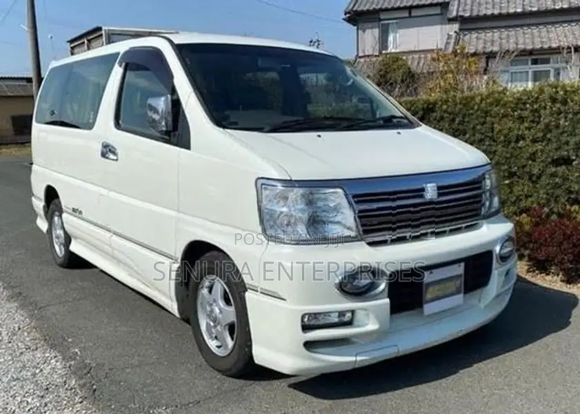 Nissan Elgrand E50 Fog Light Rh