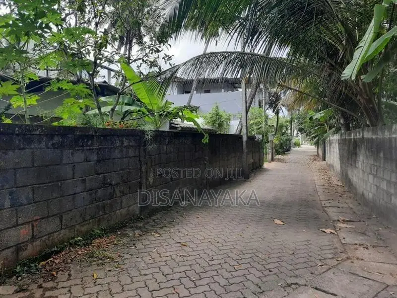 land with old house for sale in dellkada Ds20253