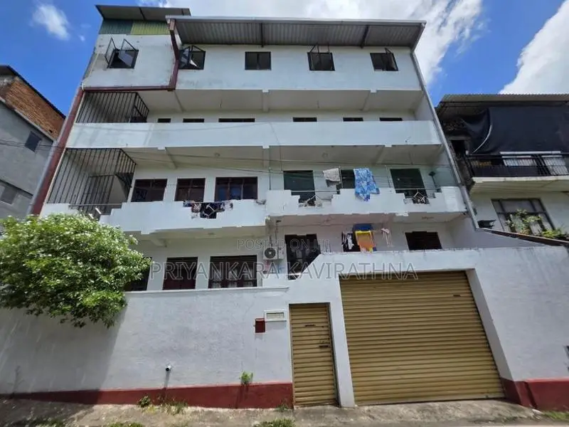 4 Storied Commercial Building For Sale in Piliyandala