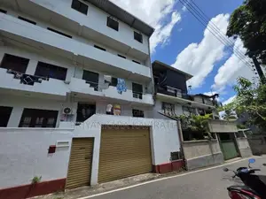 4 Storied Commercial Building For Sale in Piliyandala