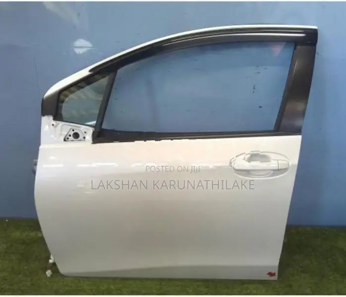 Toyota Vitz KSP130 Side Door