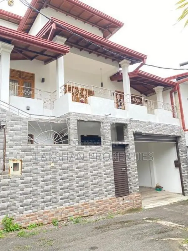 Two Storey House for Sale in Piliyandala