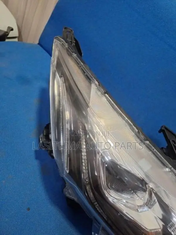 Eclipse Cross Head Lamp