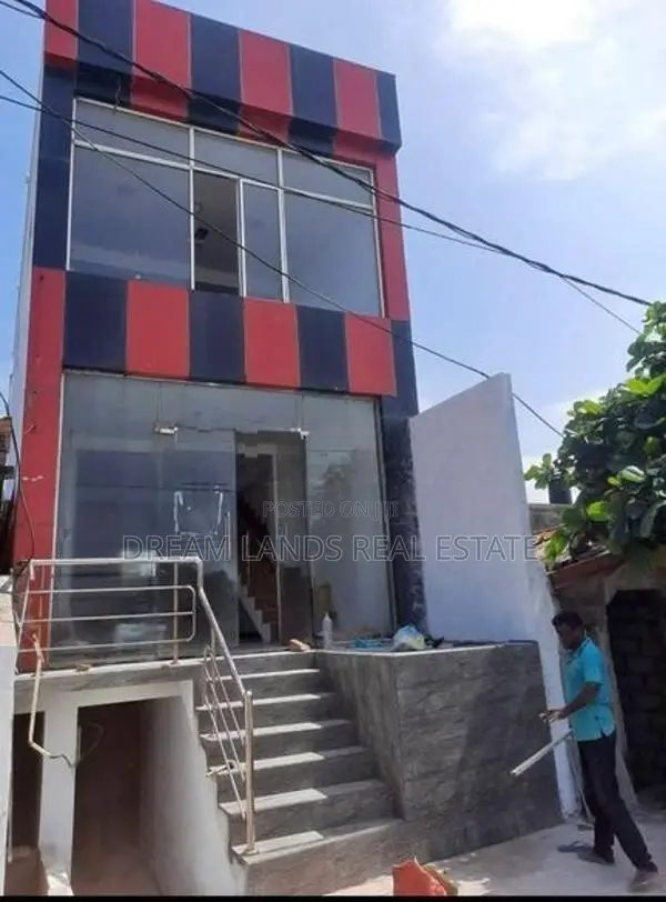 COMMERCIAL BUILDING FOR RENT IN MORATUWA (SP819)