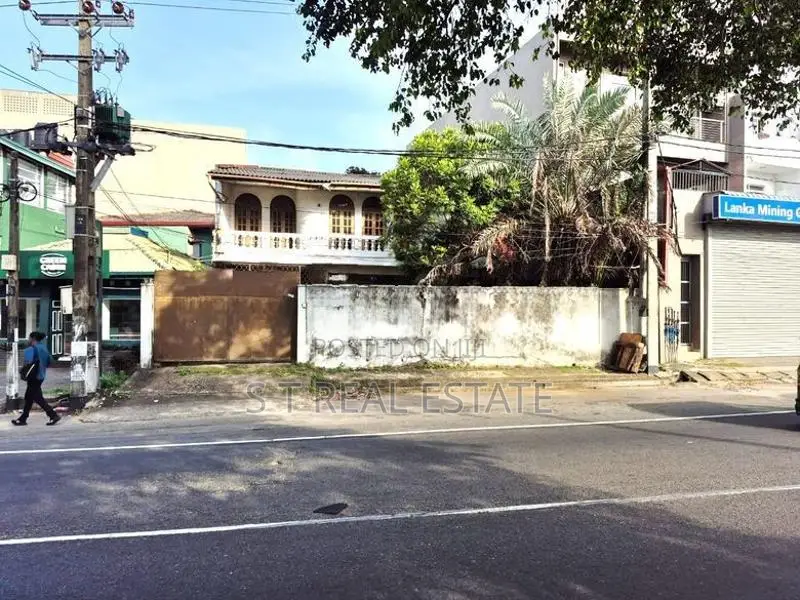 13P Commercial Property For Sale in Nawala