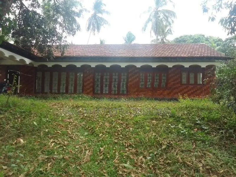 Kurunegala - 7BR House, 100 cube Crusher, 4 Acres Land for Rent