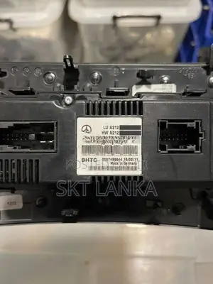 Genuine Mercedes Benz E Class Avantgarde 2012 climate control AC panel