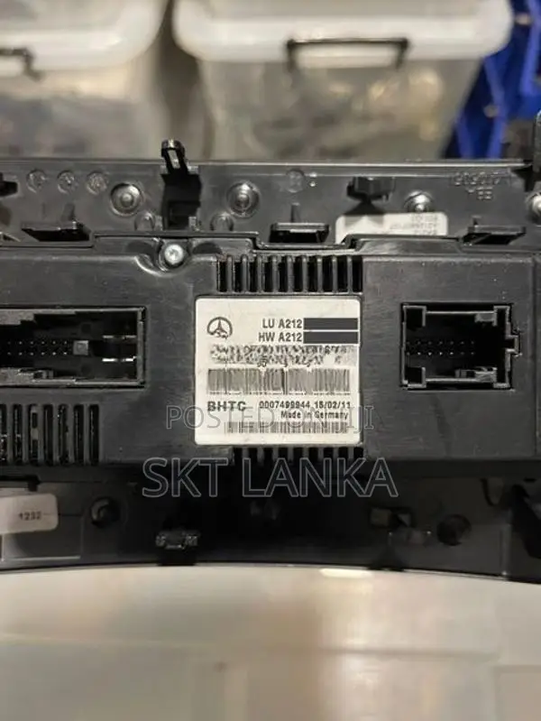 Genuine Mercedes Benz E Class Avantgarde 2012 climate control AC panel