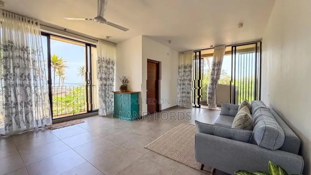 Fully Furnished 3BR Beach Villa in Mount Lavinia For Sale