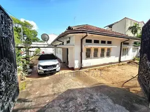24P Residential Land with House for Sale in Nugegoda Town