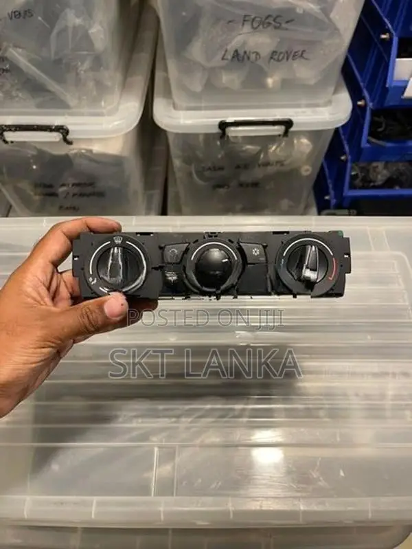 Genuine BMW X1 E84 2010 AC climate control panel