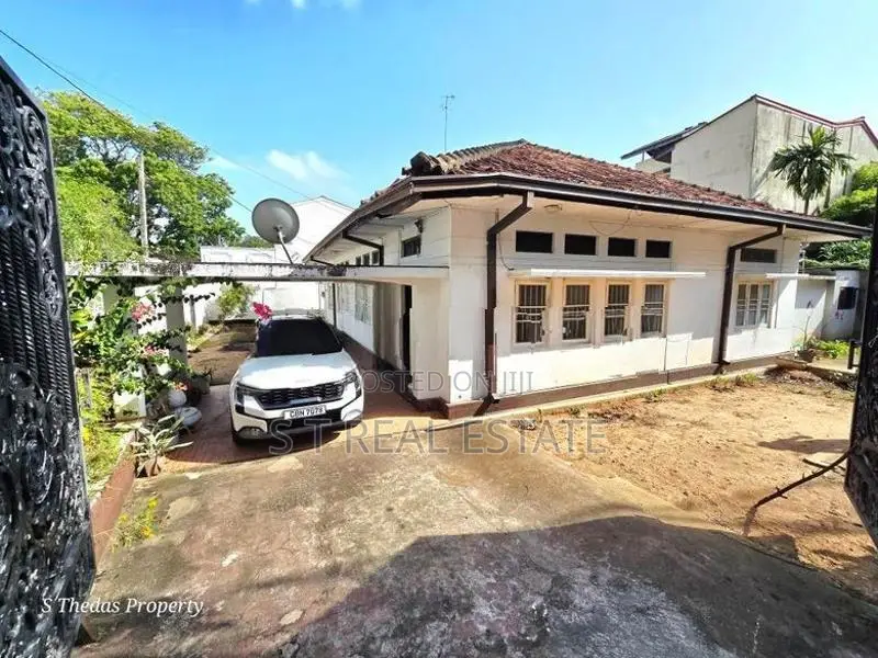 24P Residential Land with House for Sale in Nugegoda Town